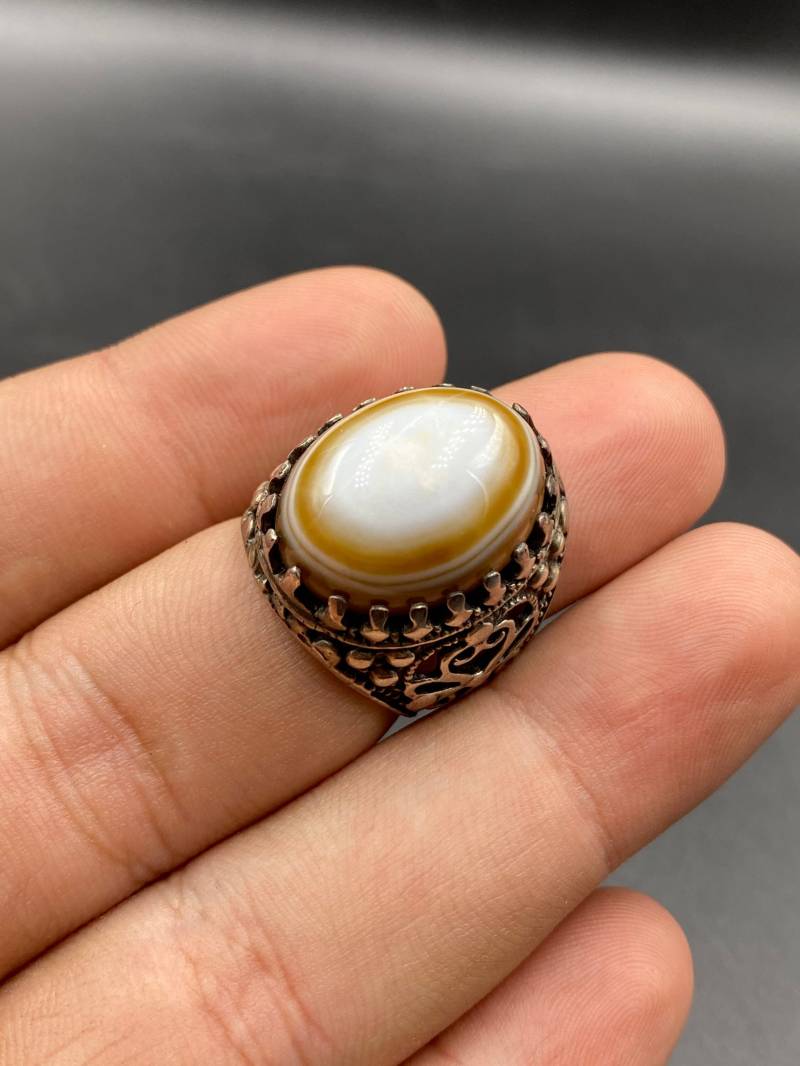 Sehr Schöner Alter Suleimani Achat Silber Ring, Größe 8 Us, Augenperlen Intaglio von AyubArts