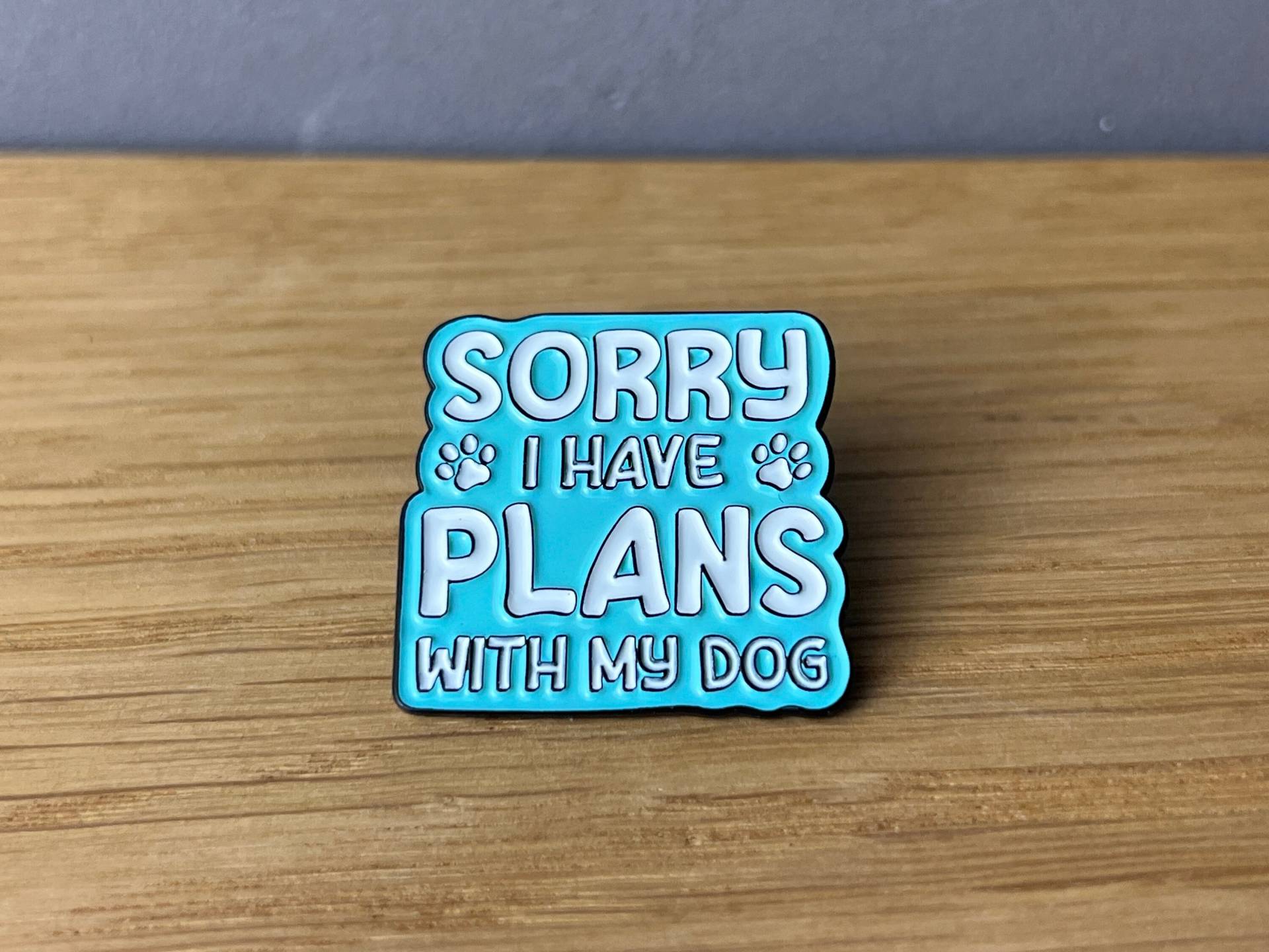 Dogs Over People Metall Emaille Pin, Doglove, Hund, Dogmum, Dogdad, Mental Health, Introvert, Neurodivergent, Funny, Sarcastic, Neurodivers von AyurvetDesign