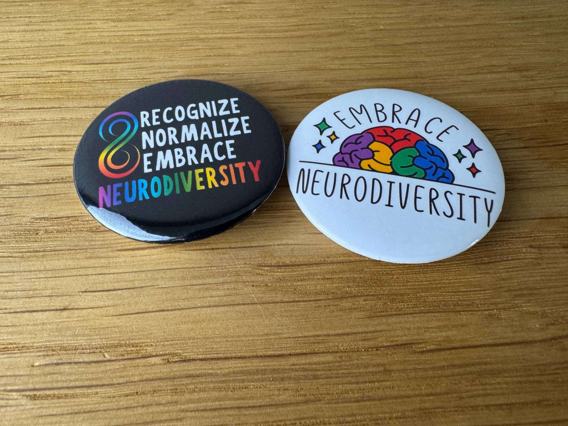 Neurodiversity Button, Anstecker Adhd, Neurodivergent, Brain, Feelings, Adhs, Audhs, Overthinker Mental Health, Autismus, Gehirn, Rainbow von AyurvetDesign