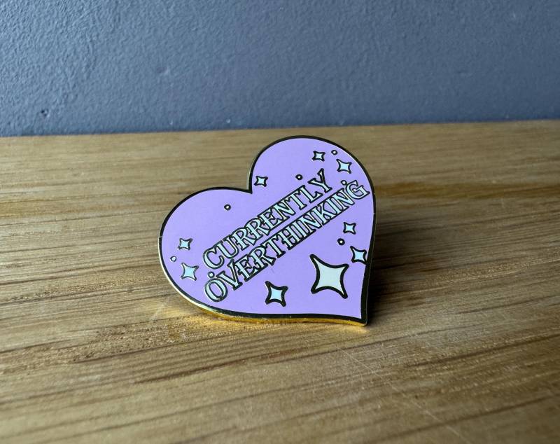 Overthinker Pin Hard Emaille Metall Button, Anstecker - Brain, Adhd, Adhs, Autismus, Overthinking, Neurodivergent, Neurodiversity, Anxiety Overthinker Pin Hard Emaille Metall Button, Anstecker - Brain, Adhd, Adhs, Autismus, Overthinking, Neurodivergent, Neurodiversity, Anxiety von AyurvetDesign