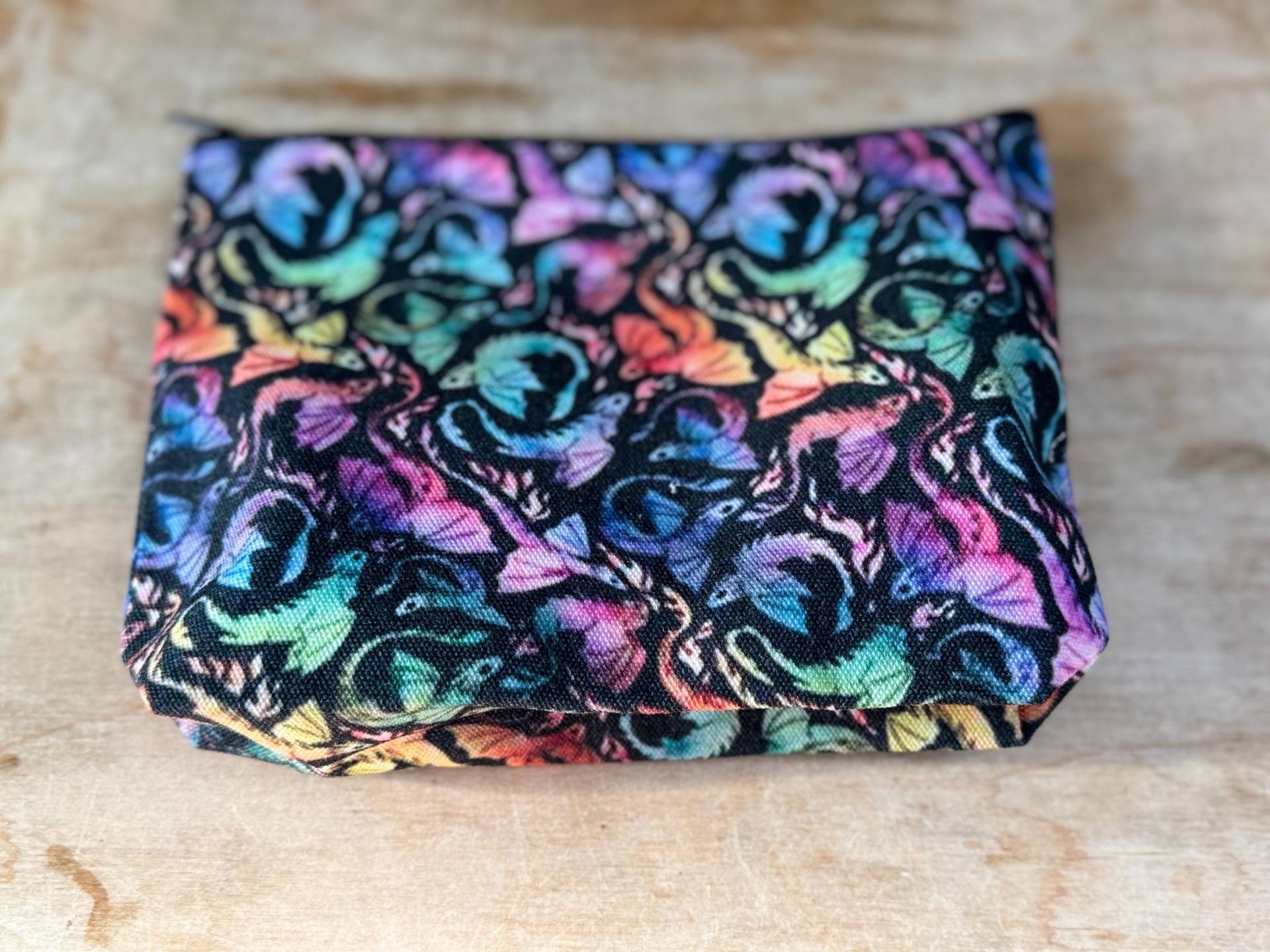 Rainbow Dragon Tasche Mit Reißverschluss, Drachen, Drache, Fantasy, Mäppchen, Beutel, Ordnung, Regenbogen, Anime, Manga, Magie, Witch Magic von AyurvetDesign