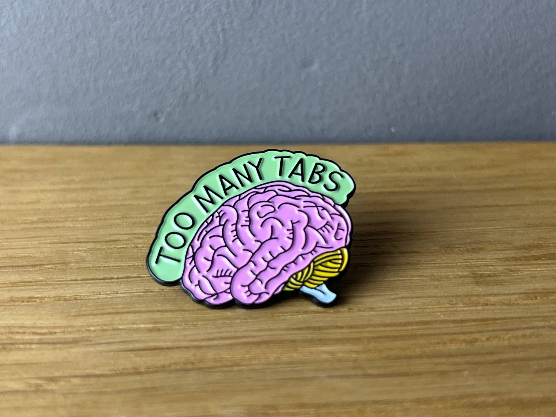 Too Many Tabs Metall Emaille Pin, Button, Anstecker Brain, Mind, Gehirn, Adhd, Adhs, Autism Neurodivergent, Neurodivers, Overthinker Club Too Many Tabs Metall Emaille Pin, Button, Anstecker Brain, Mind, Gehirn, Adhd, Adhs, Autism Neurodivergent, Neurodivers, Overthinker Club von AyurvetDesign