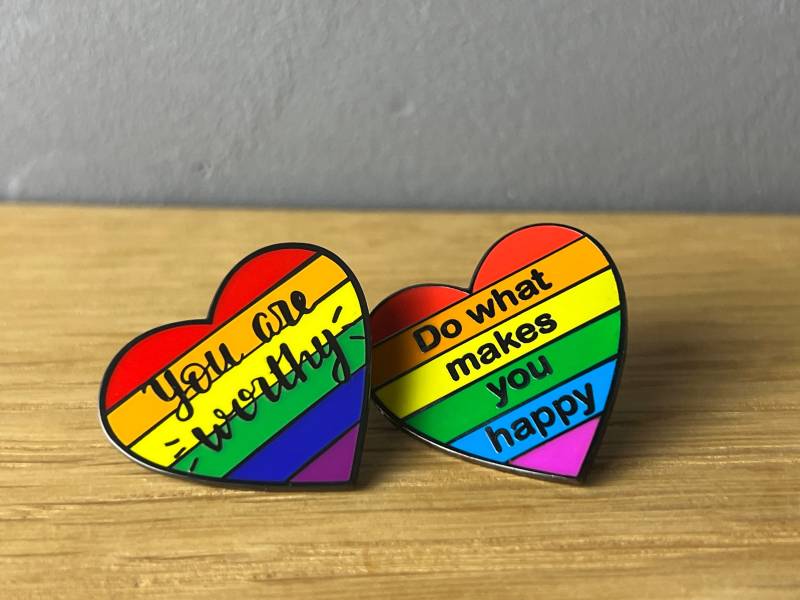 Your Worth It/Do What Makes You Happy Emaille Pin, Button Anstecker Feminism Feminist Queer Rainbow Lgbtq Pride Women's Rights Herz Love von AyurvetDesign