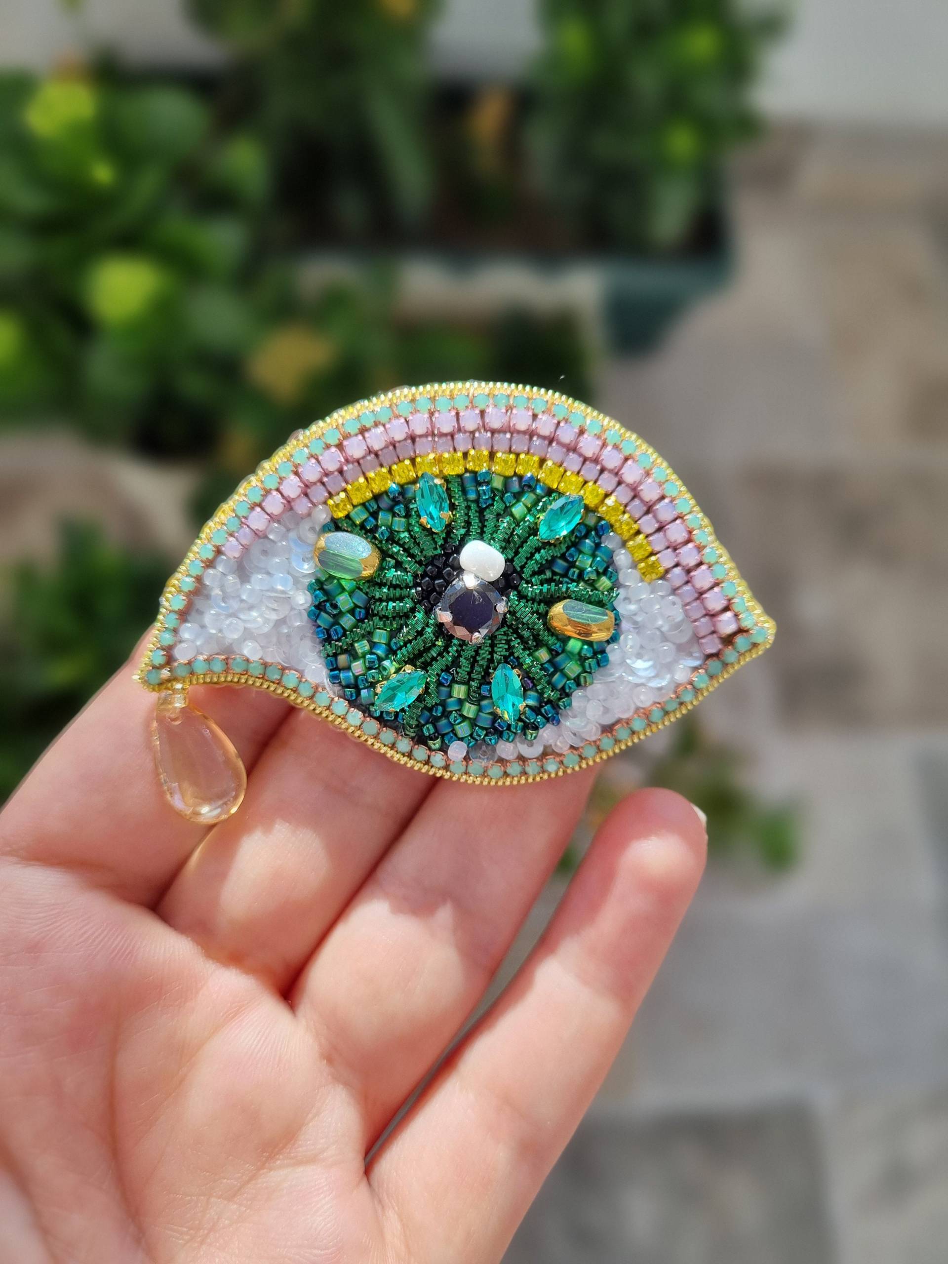 Bunte Augen Brosche, Einzigartiges Mode-Accessoire, Evileye Accessoires, Geschenk Für Mutter, Perlen Aufnäher, Sommer Schmuck von AyyuceCreations