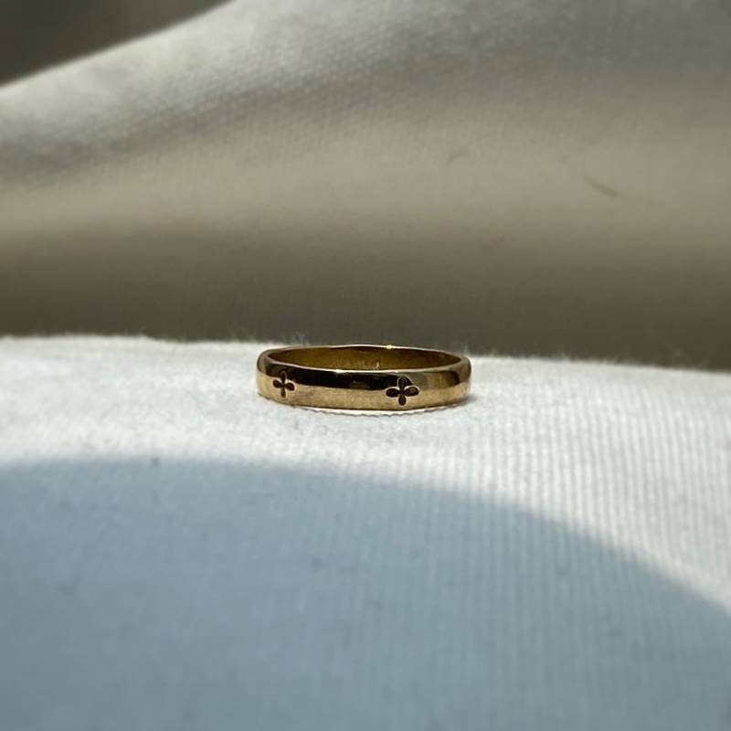 Das Goldband "Five Blessings" von Azamel