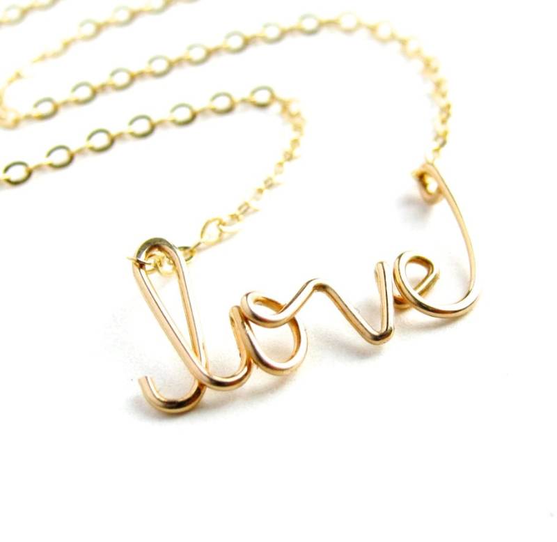 Gold Liebe Halskette. 14K Fill Cursive Script Love Halskette von AzizaJewelry