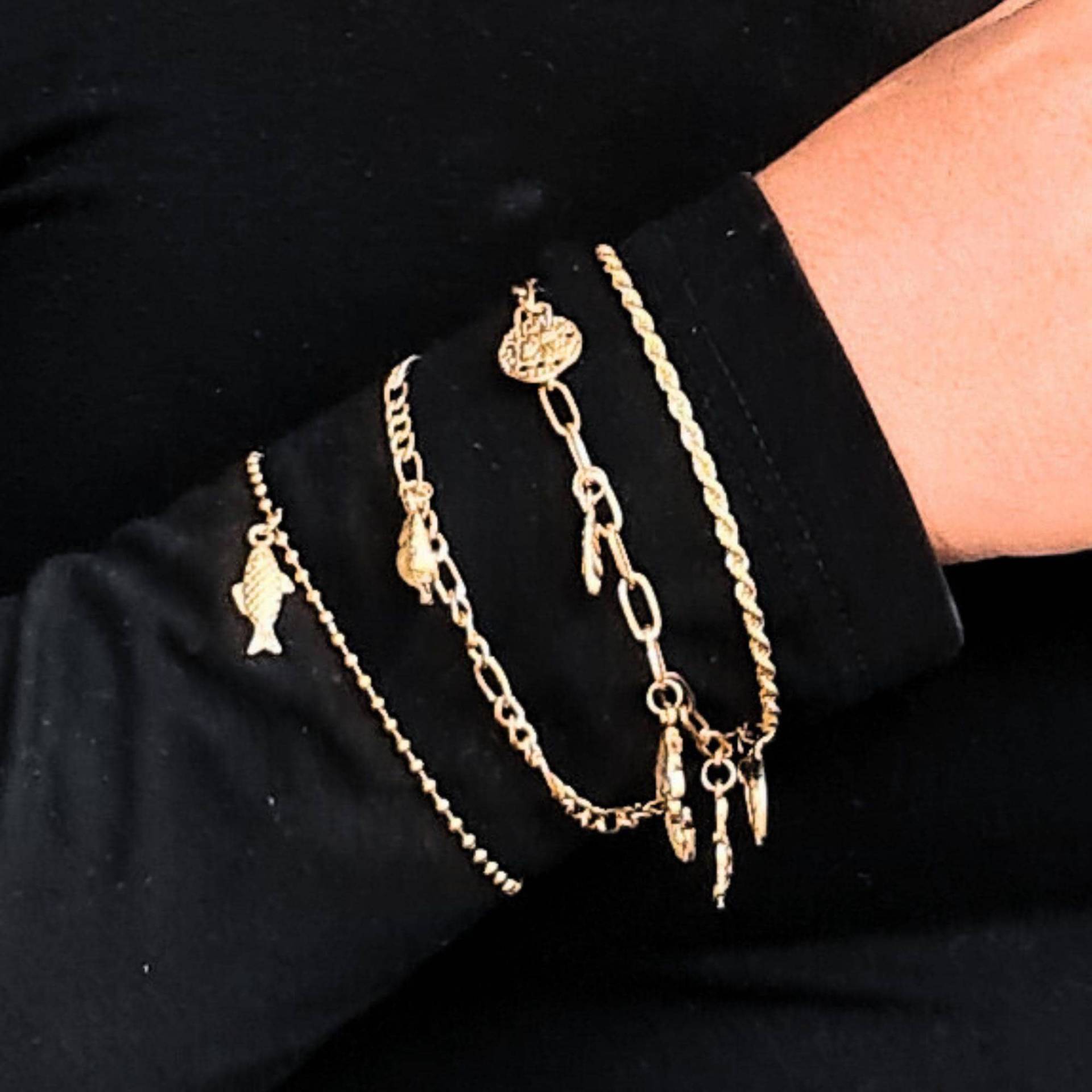 Ocean Charm Bracelet Set - Stainless Steel, Gold Plated Mystic Sea Symbols, Layered Jewelry | 4 Pieces Ocean Charm Bracelet Set - Stainless Steel, Gold Plated Mystic Sea Symbols, Layered Jewelry | 4 Pieces von Azizaroots