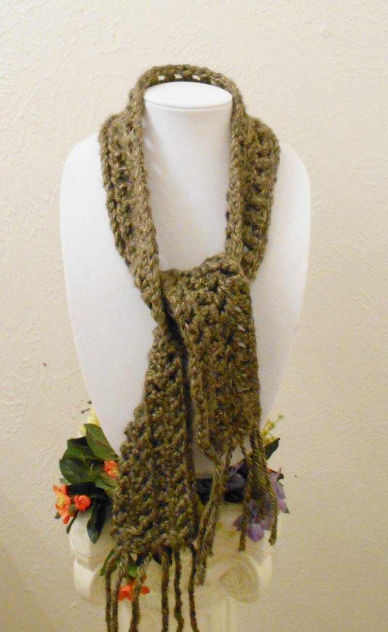 Handgehäkelter Grobstrick Schal Halswärmer Aus Wollgemisch von Azram