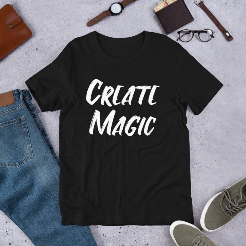 Create Magic Unisex T-Shirt/ Schwarzes Kurzarm Geschenk Für Sie/Geschenk Ihn/Blaues Rotes T-Shirt Von Azure Fashions von AzureFashionsDesign