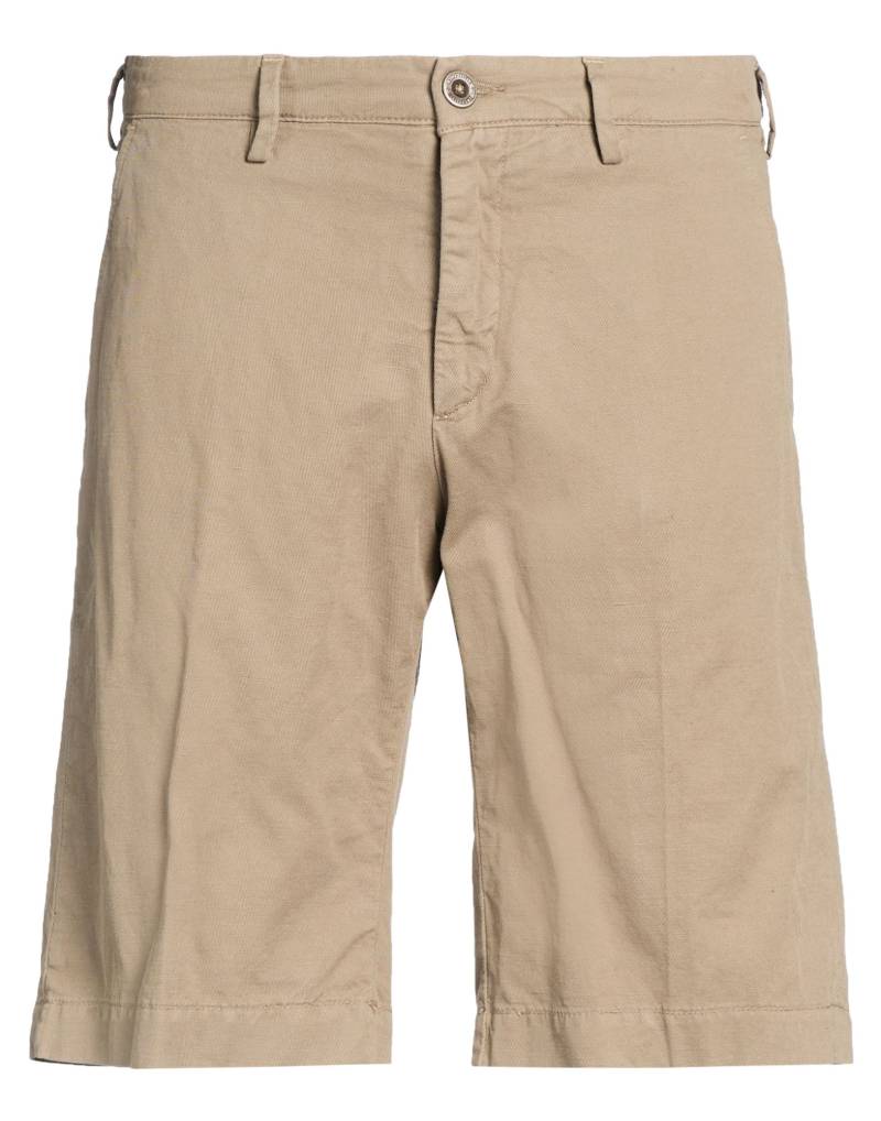 B SETTECENTO Shorts & Bermudashorts Herren Khaki von B SETTECENTO