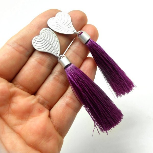 Lila Quastenohrringe, Violett, Silber Ohrringe, Lange Erklärung Herz Aus Kunstseide Ohrringe von BABAjewellery