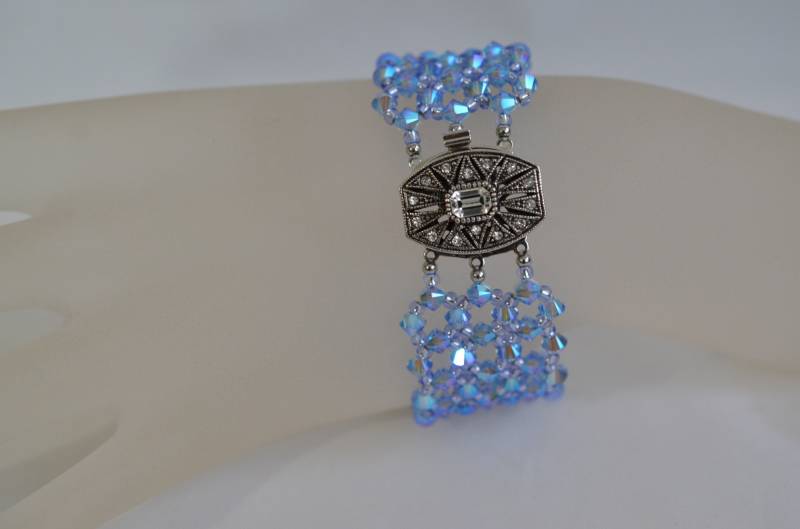 Echter Kristall, Echtes Kristallarmband, Damenschmuck, Heller Saphir, Üppig, Luxuriös von BABCREA