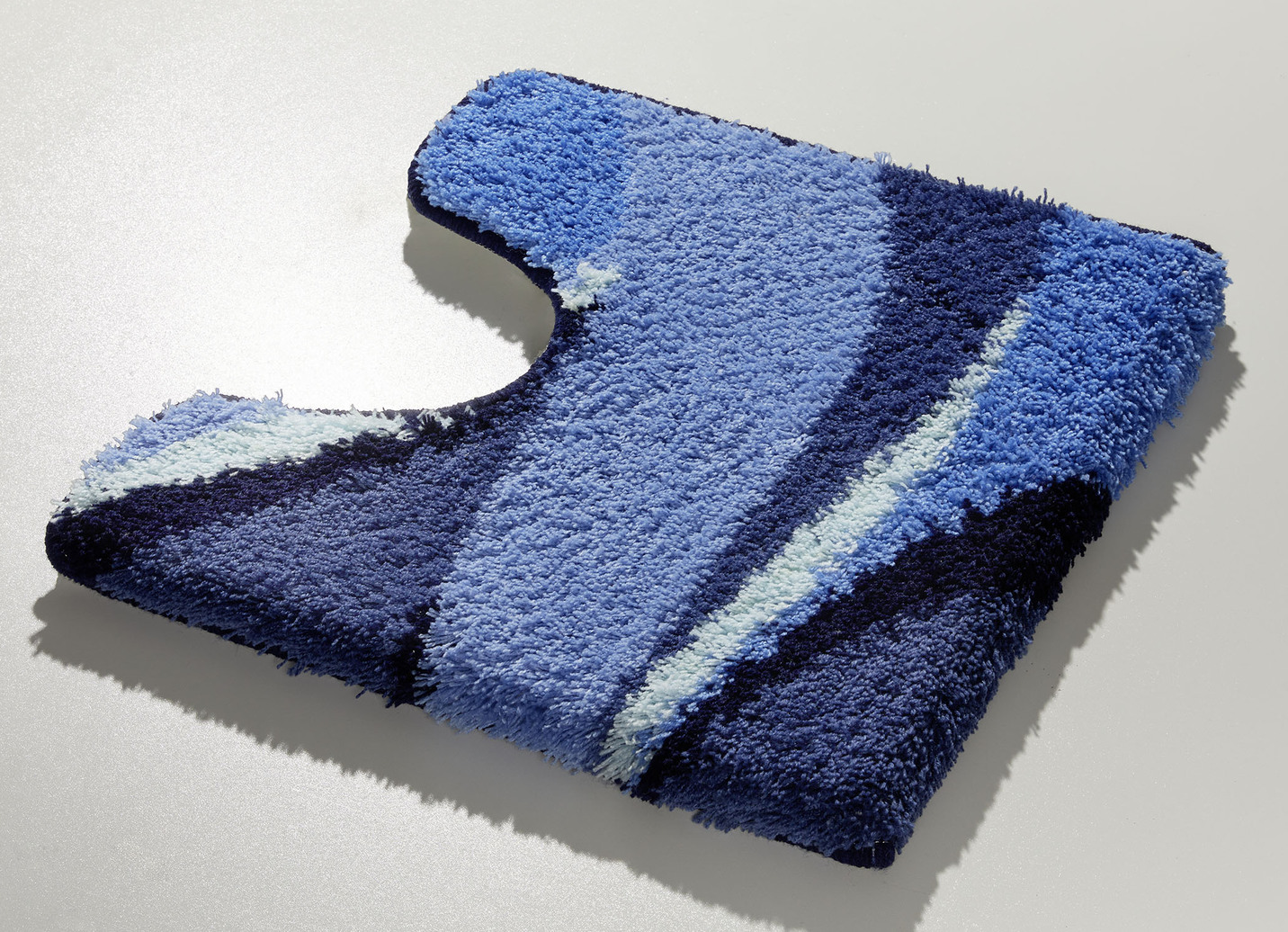 Badgarnitur mit rutschhemmend beschichteter Rückseite, Größe 108 (Stand-WC-Vorleger, 45/ 50 cm), Blau von BADER