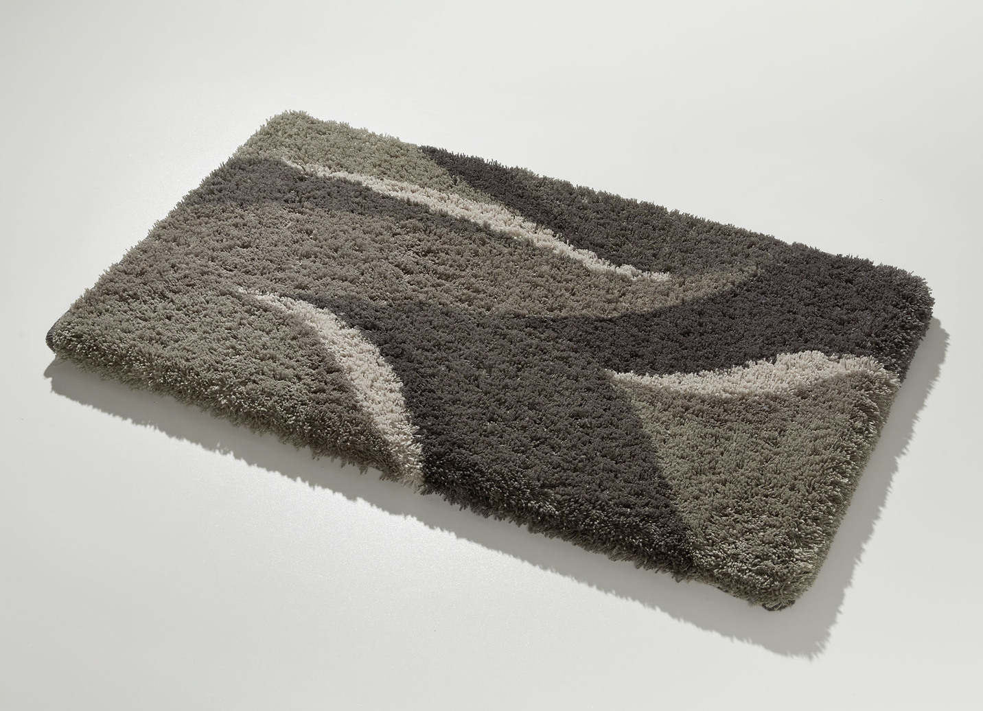 Badgarnitur mit rutschhemmend beschichteter Rückseite, Größe 110 (Hänge-WC-Vorleger, 45/ 50 cm), Grau von BADER