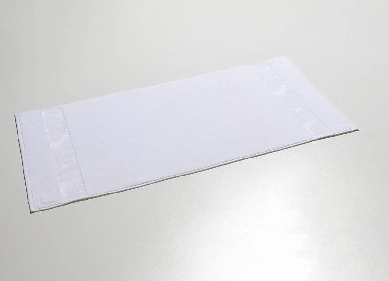 Barfußweicher Badteppich mit natürlichem Blätter-Dessin, Jacquard-Bordüre, Größe 102 (Teppich, 60/100 cm), Weiss von BADER