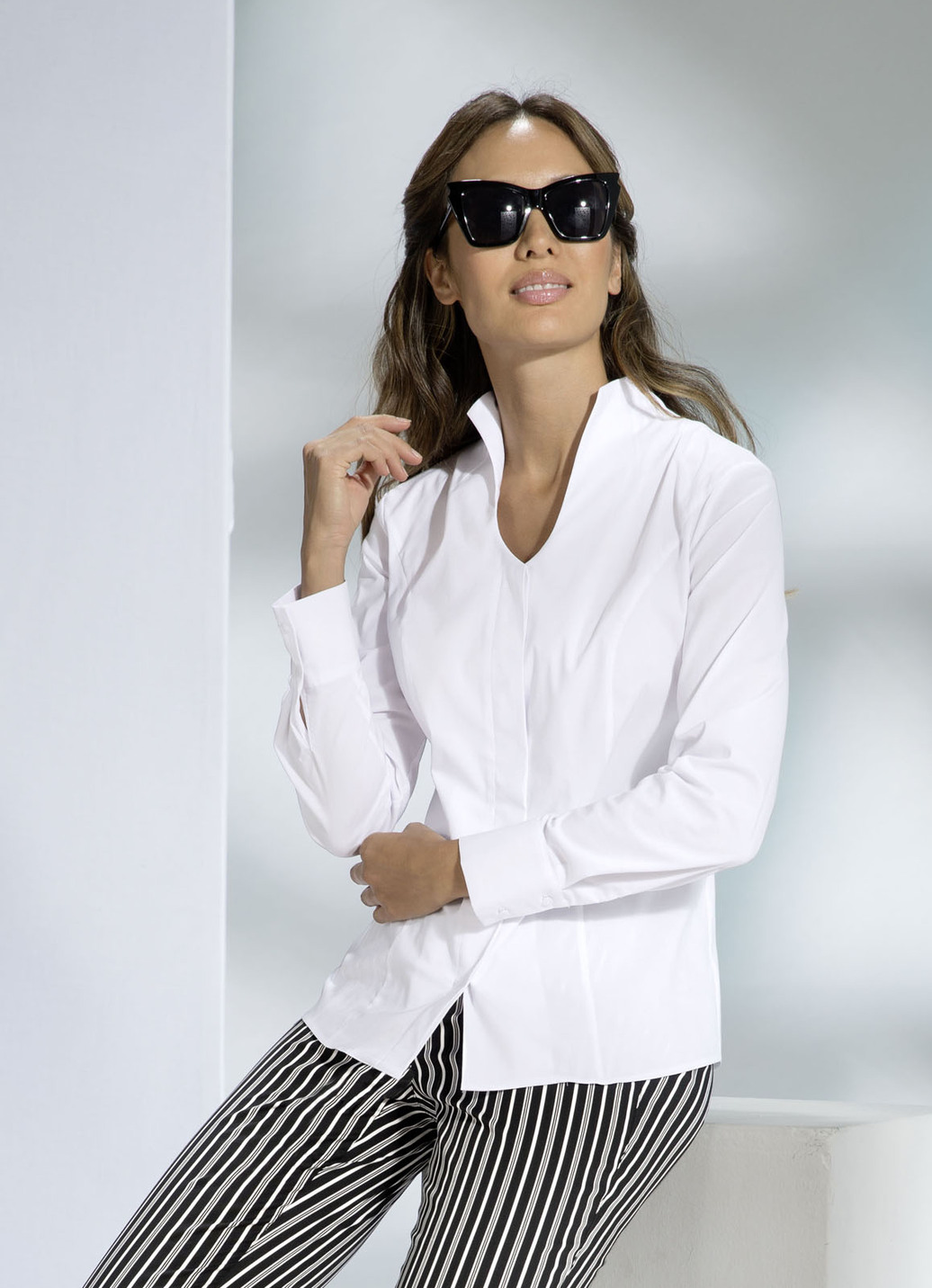 Bluse mit Kelchkragen, Weiss, Größe 48 Bluse mit Kelchkragen, Weiss, Größe 48 von BADER