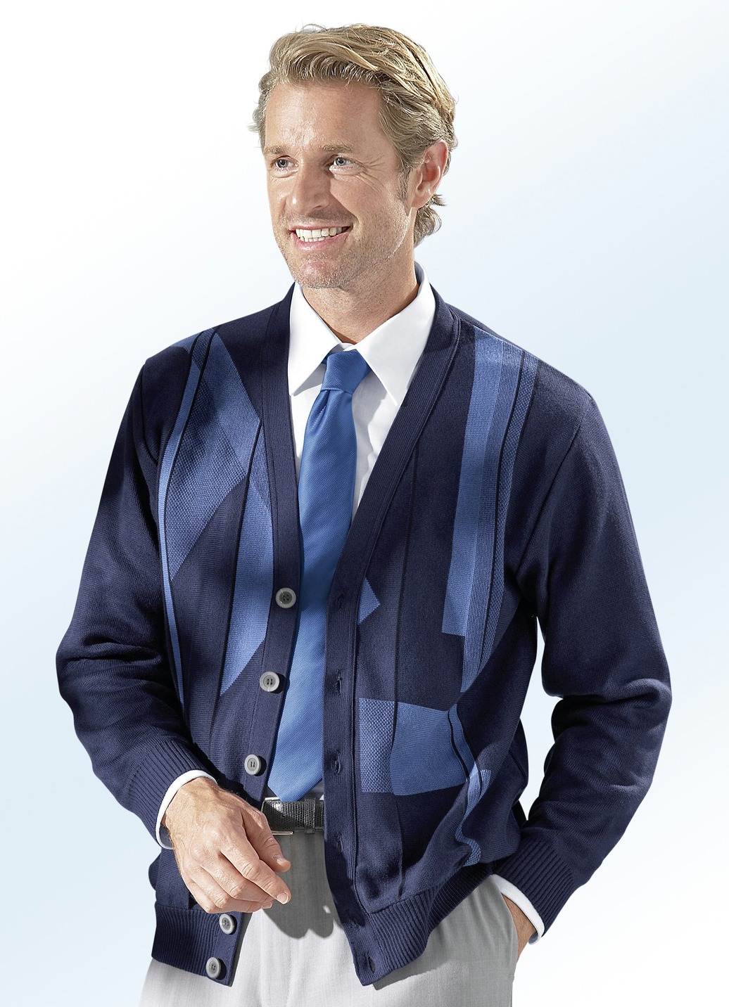 Cardigan mit Jacquard-Dessin im Vorderteil, Marine-Azurblau, Größe 48 von BADER