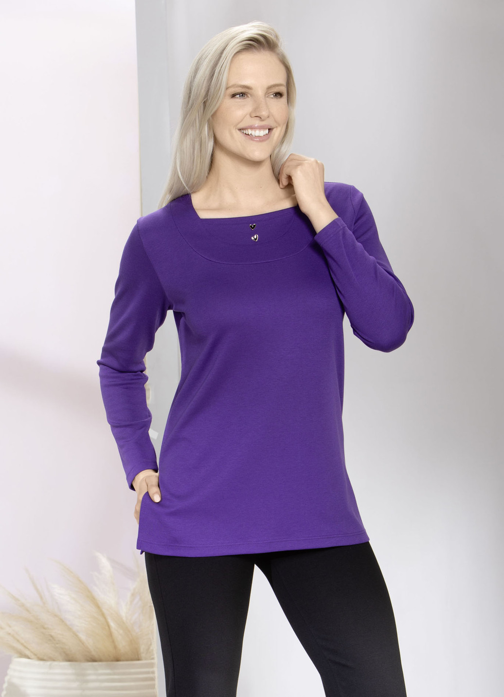 Charmantes Sweatshirt mit Blende in 2 Farben, Lila, Größe 50 von BADER