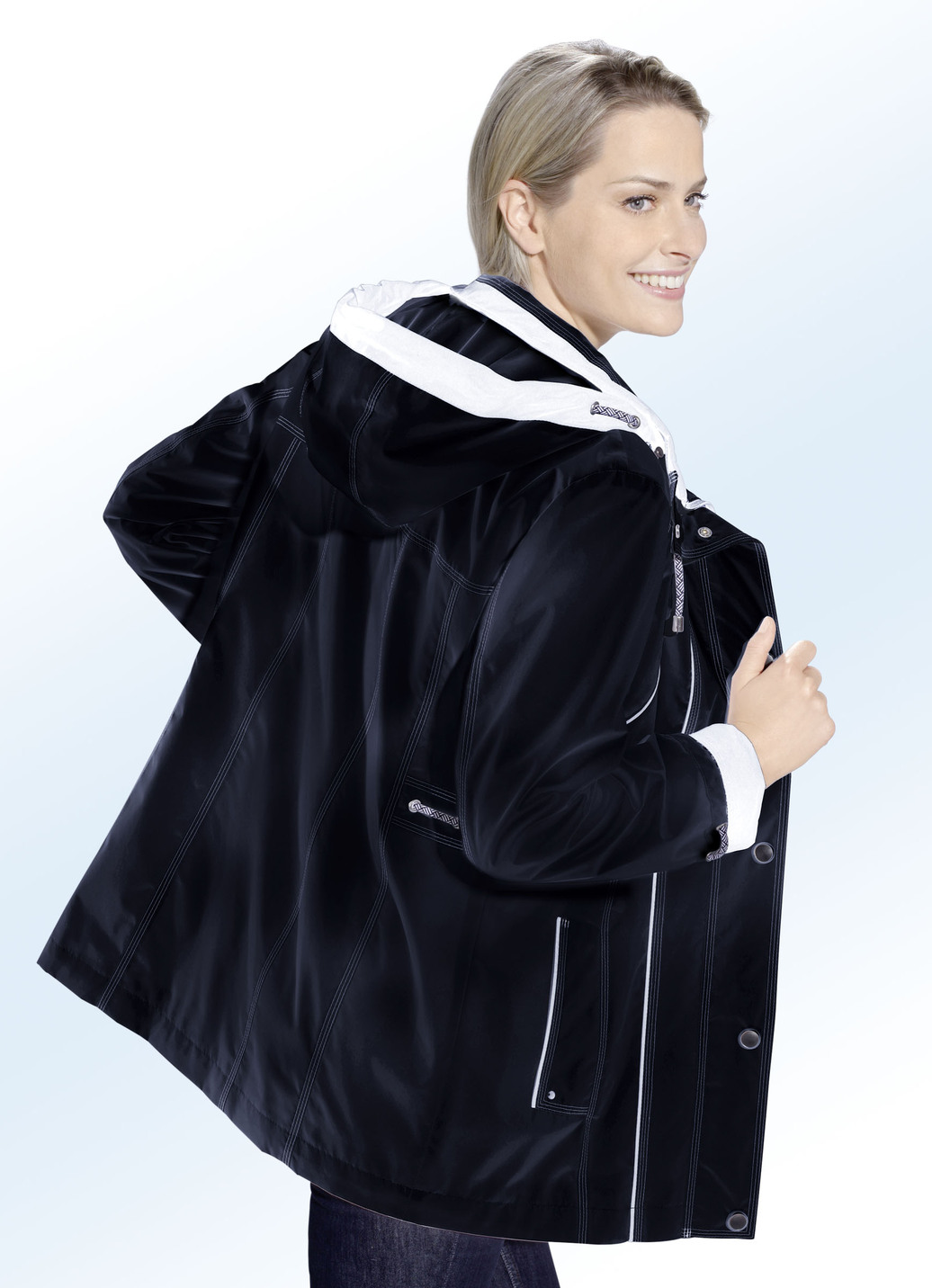 Funktionsjacke mit kontrastfarbenen Akzenten, Navy-Weiss, Größe 36 von BADER