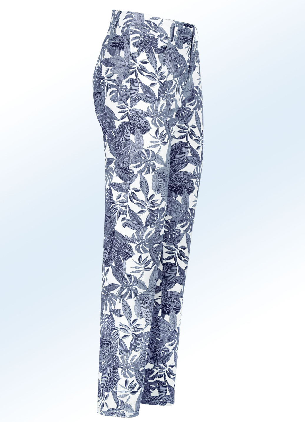 Hose in trendiger Blätter-Dessinierung, Jeansblau-Weiss, Größe 50 von BADER
