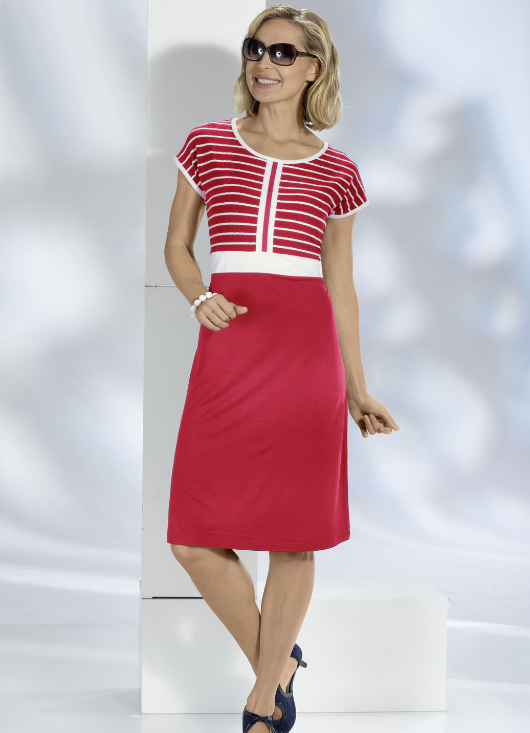 Kleid mit Zierband, Rot-Ecru, Größe 52 von BADER