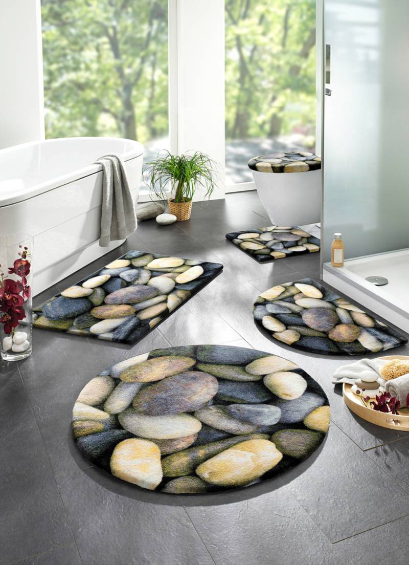 Pflegeleichte Badgarnitur mit Kieselsteinen-Motiv, Größe 110 (Hänge-WC-Vorleger, 50/ 50 cm), Grau von BADER