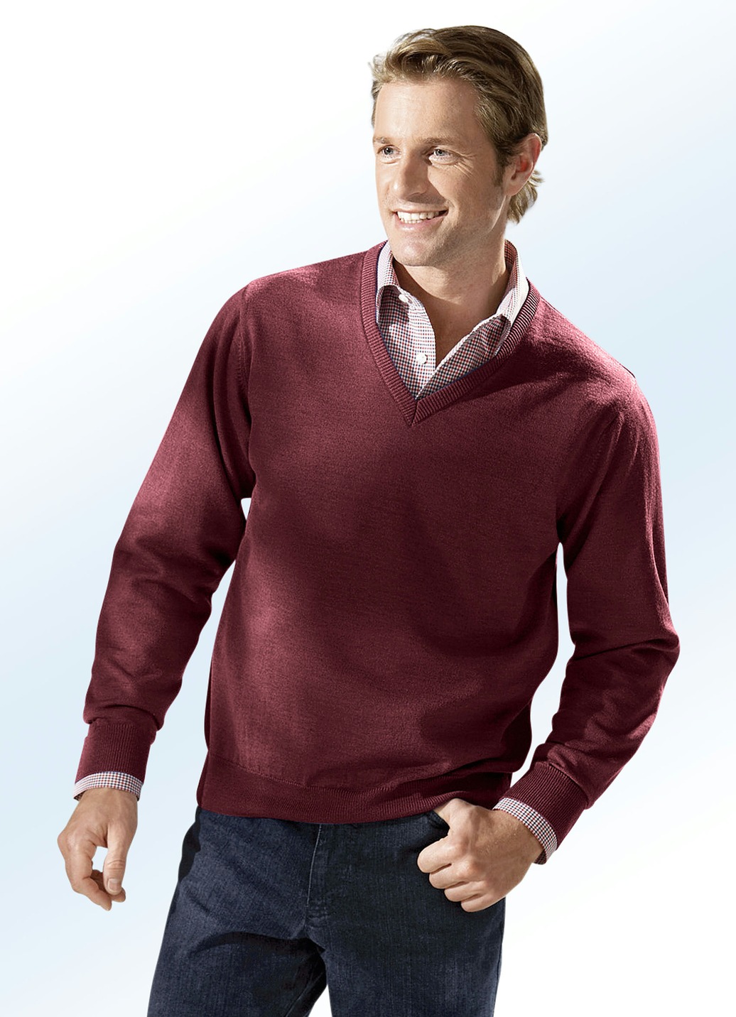 Pullover in 4 Farben mit V-Ausschnitt, Weinrot, Größe 46 von BADER