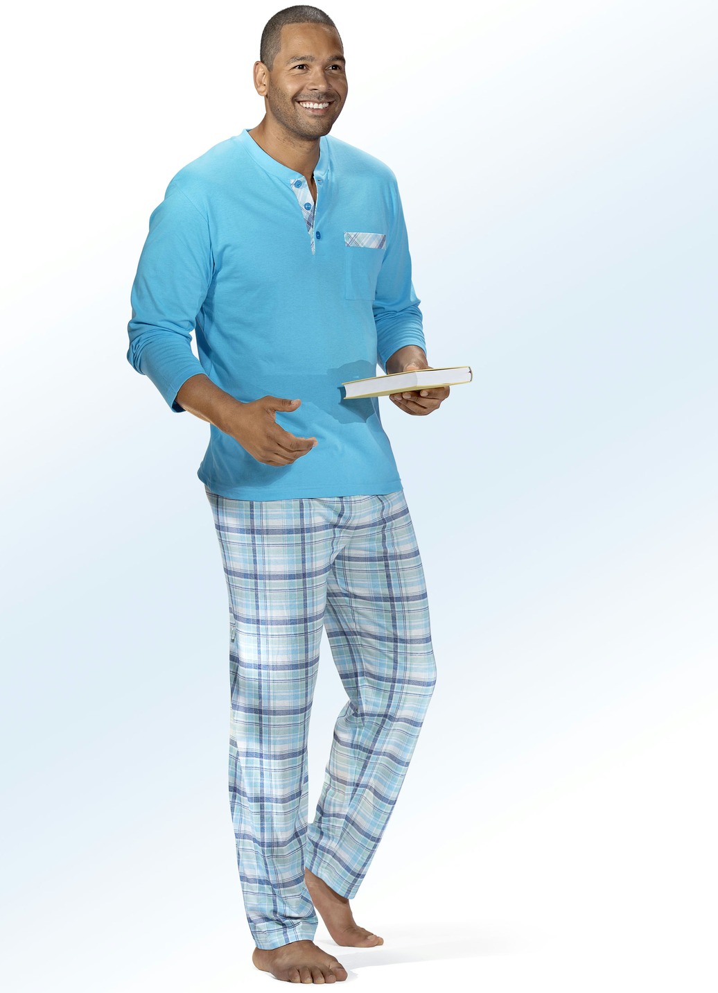 Schlafanzug mit Knopfleiste, aufgesetzter Brusttasche und Karodessin, Türkis-Mint-Jeansblau, Größe 46 von BADER
