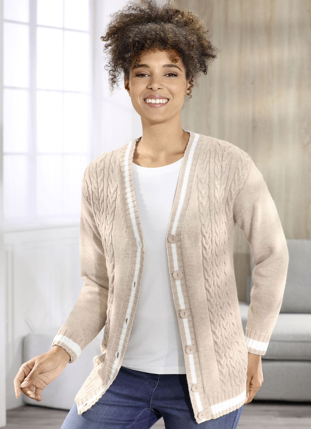 Strickjacke in weicher Qualität, Sand Meliert-Ecru, Größe L(44/46) von BADER