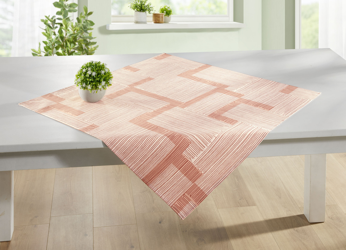 Tischdecke mit Fleckschutz-Ausrüstung, Größe 108 (Tischdecke, 80/ 80 cm), Pfirsich von BADER