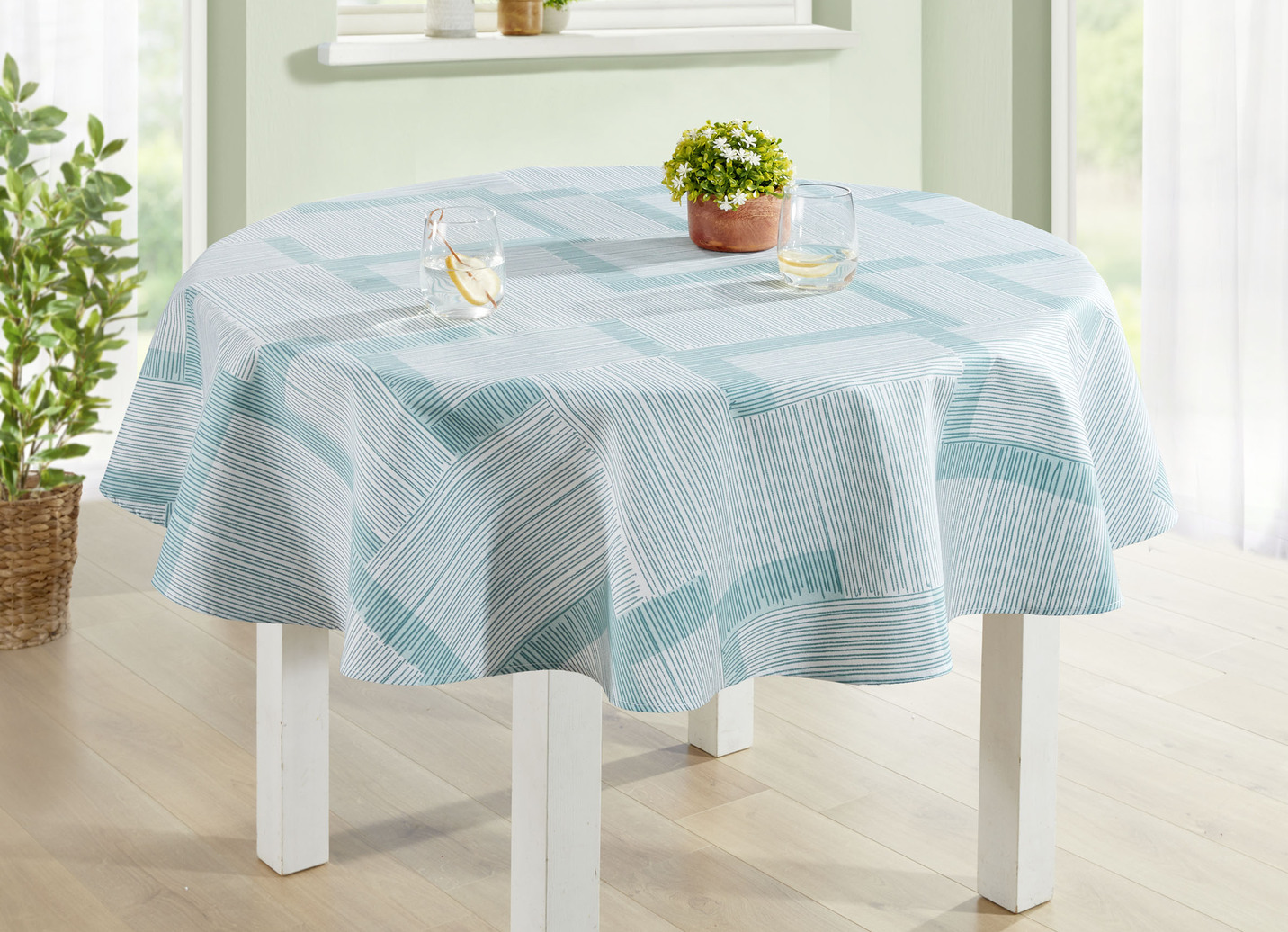 Tischdecke mit Fleckschutz-Ausrüstung, Größe 160 (Tischdecke rund, ø 140 cm), Aqua von BADER