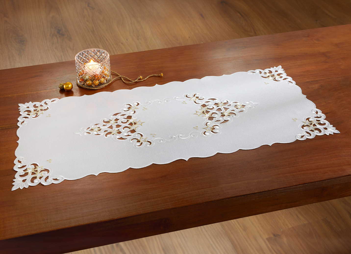 Tischdecke mit aufwendigen Stickereien, Größe 104 (Läufer, 40x160 cm), Sekt von BADER