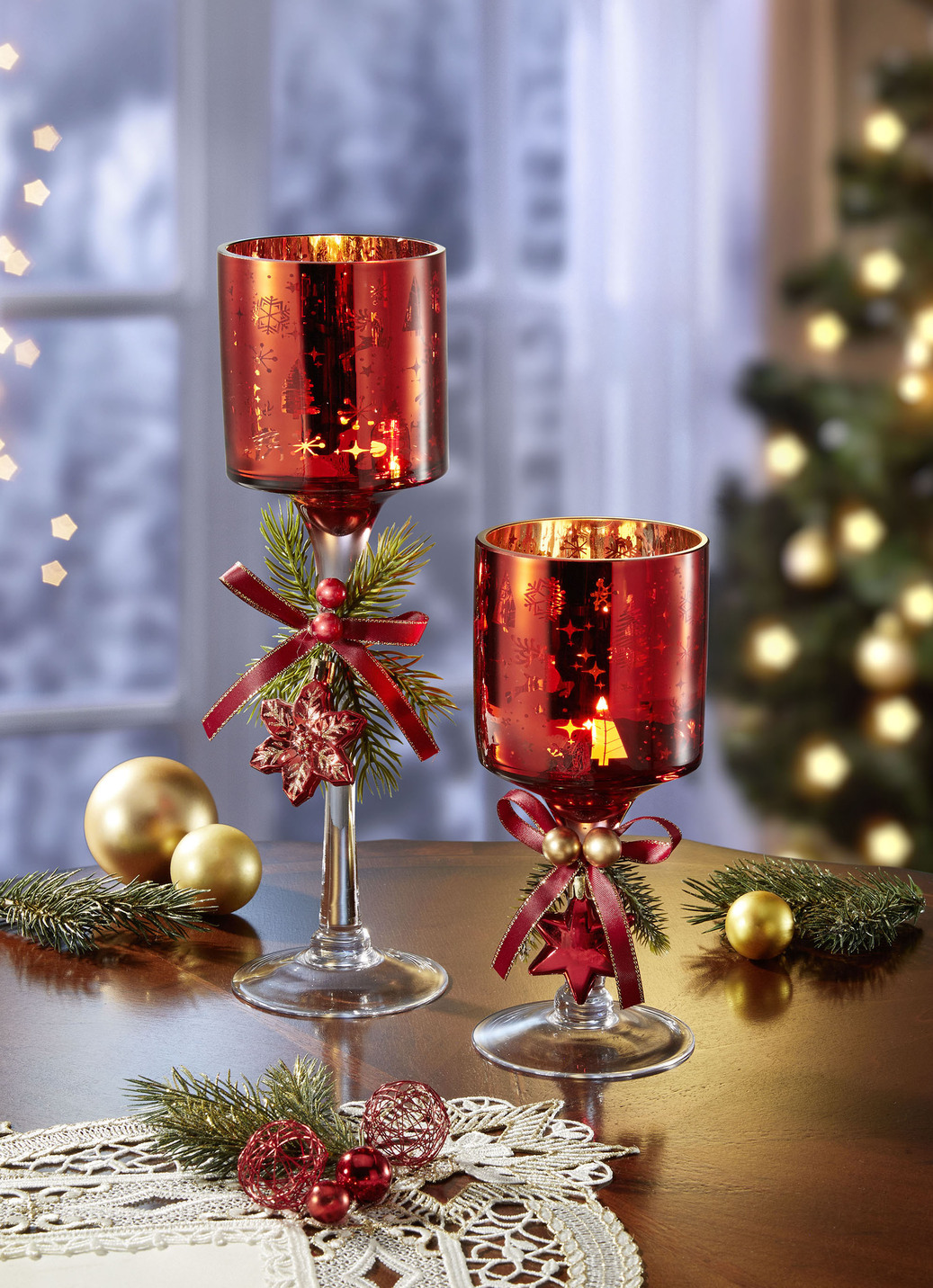 Weihnachtlicher Teelichthalter aus Glas, Teelichthalter Klein, Rot Weihnachtlicher Teelichthalter aus Glas, Teelichthalter Klein, Rot von BADER