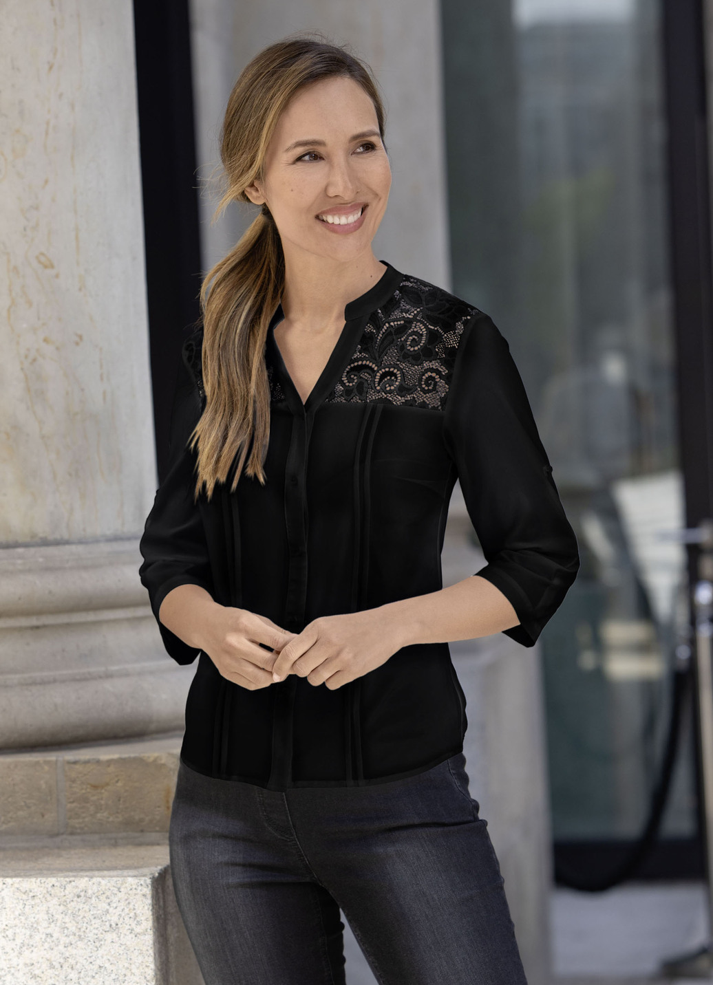 Zart transparente Bluse, Schwarz, Größe 52 Zart transparente Bluse, Schwarz, Größe 52 von BADER