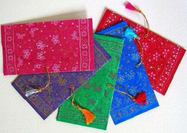BAGHI Kuverts Set aus handgeschöpftem Seidelbastpapier/Set mit 5 Stück von BAGHI