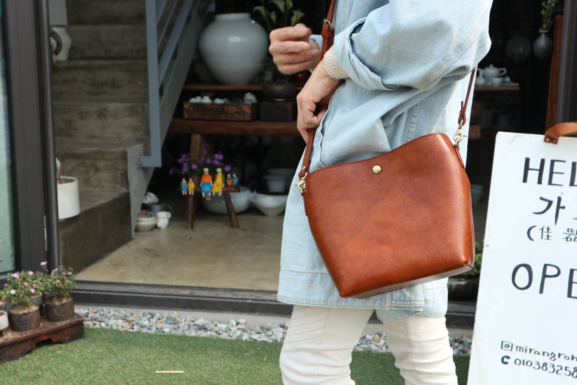 Leder Umhängetasche Crossbag Kleine Tasche Minitasche Schultertasche Geschenktasche von BANDAleather