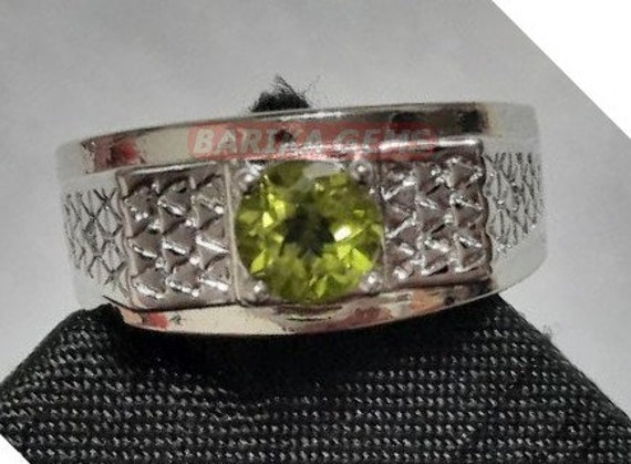 Grüner Peridot Männerring 925 Starling Silber Ring Runder Labradorit Geburtstag Geschenk Edelsteinring Hochzeit Verlobungsring Grüner Peridot Männerring 925 Starling Silber Ring Runder Labradorit Geburtstag Geschenk Edelsteinring Hochzeit Verlobungsring von BARIKAGEMS
