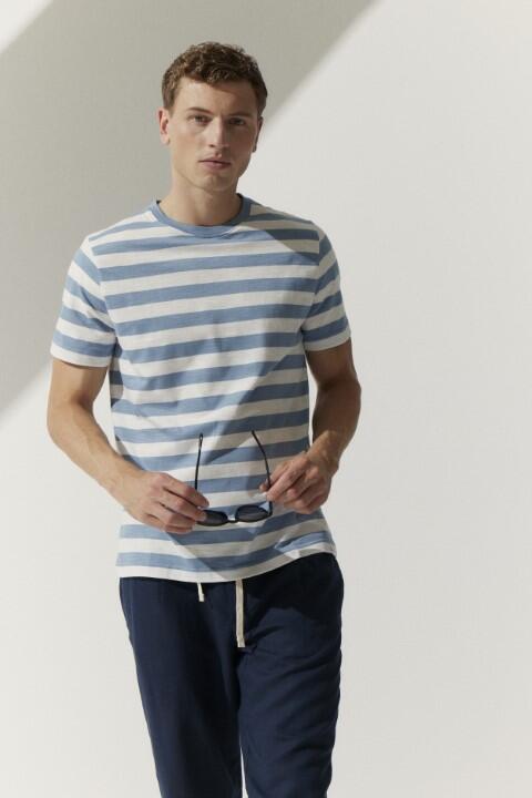 BASEFIELD - Rundhals T-Shirt 1/2 Arm blue dust - Gr. - 3XL von BASEFIELD