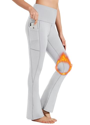 BAYGE Damen Thermo Bootcut Yogahose Winter Hohe Taille Fleece Gefüttert Wasserdicht Blickdicht Bauchkontrolle Slim Fit Leggings Sporthose Schlaghose Sweathose Fitnesshose mit Taschen, Hellgrau, M von BAYGE