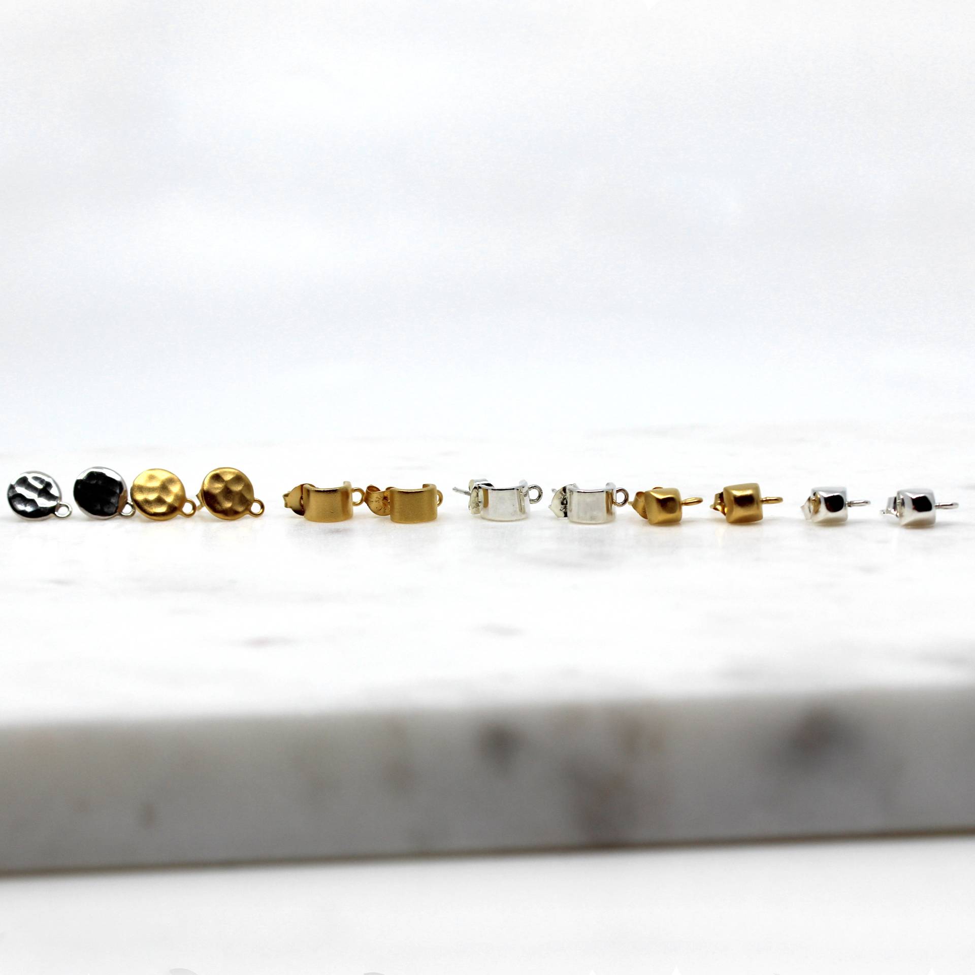 Ohrstecker Mit Bail Finding, 24K Gold Vermeil Oder Sterling Silber, Findend, 925 Ohrringe , Bbb Zubehör | T01 1Pair Ohrstecker Mit Bail Finding, 24K Gold Vermeil Oder Sterling Silber, Findend, 925 Ohrringe , Bbb Zubehör | T01 1Pair von BBBSuppliesLuxe