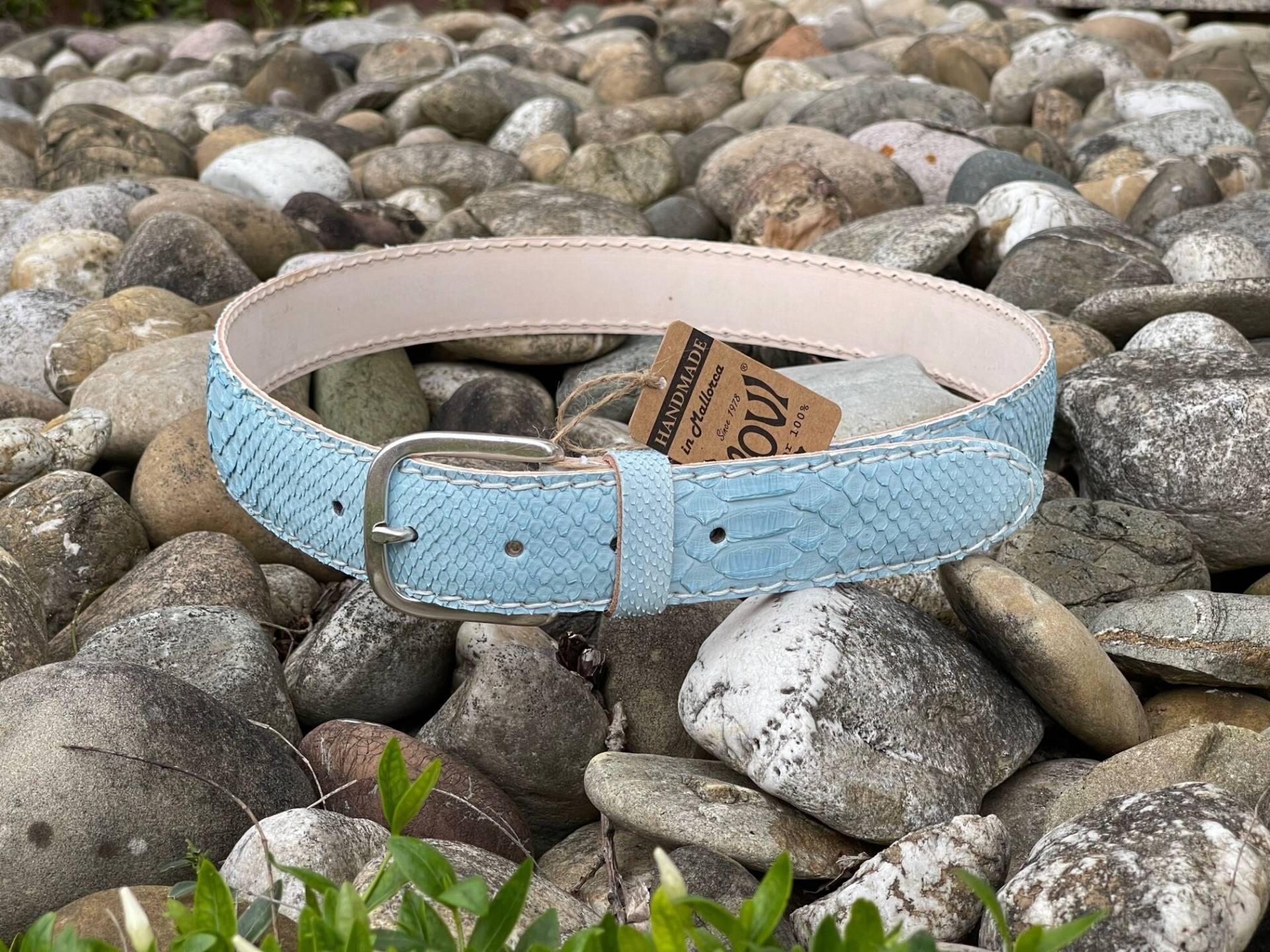 Python Leather Belt Pastel Unisex Jeans in Blue Colorful Handmade Quality Belt Made Of Real Leather Color Python Leather Belt Pastel Unisex Jeans in Blue Colorful Handmade Quality Belt Made Of Real Leather Color von BBGAIMPORTEXPORT