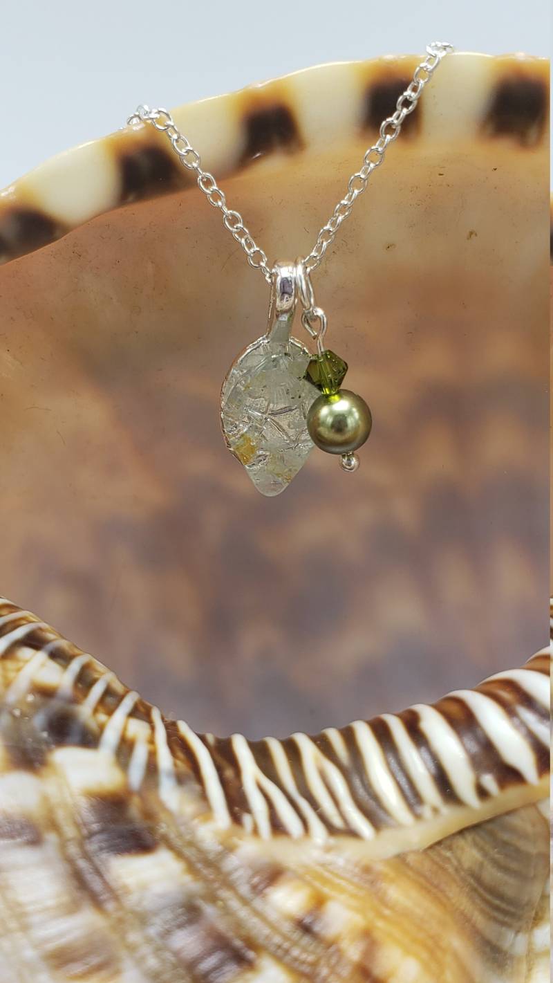 Echte Aquamarine Edelstein Auf Sterling Silber Kette Mit Dunkelgrünem Swarovski Kristall Und Dunkelgrüner Perle von BBGArtisanJewelry