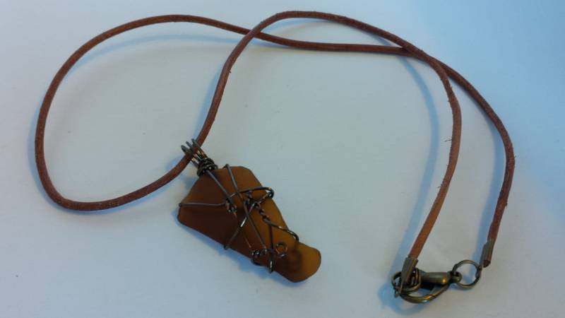 Ocean Bronze ~ Braunes Draht Gewickelt Seeglas von BBGArtisanJewelry
