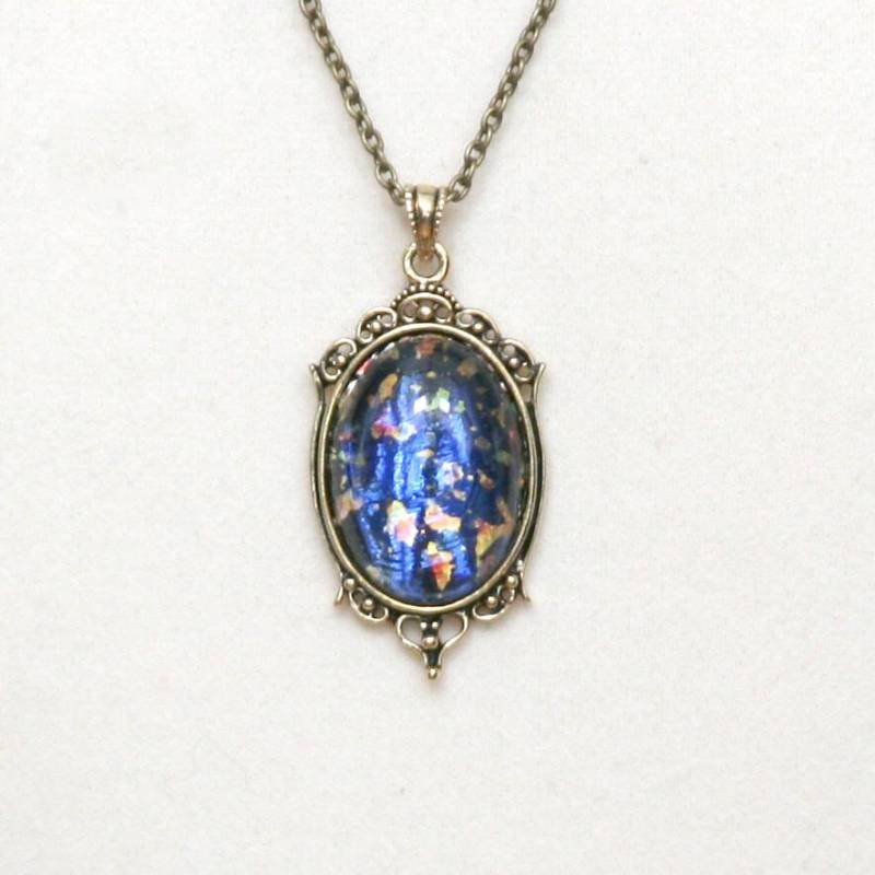 Dunkel Blau Feuer Opal Glas Cabochon Gold Collier Dunkel Blau Feuer Opal Glas Cabochon Gold Collier von BBJdesign