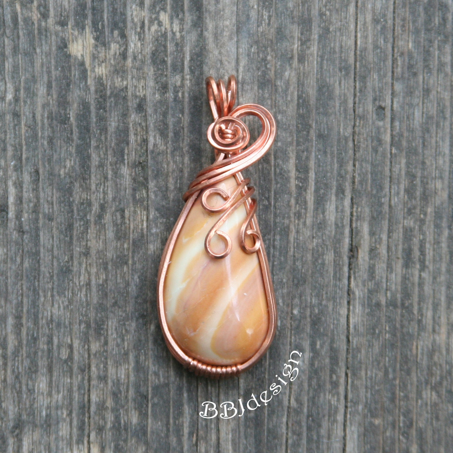 Hickoryite Gebändert Rhyolith Edelstein Cabochon Anhänger Halskette Kupferdraht Umwickelt Teardrop Hickoryite Gebändert Rhyolith Edelstein Cabochon Anhänger Halskette Kupferdraht Umwickelt Teardrop von BBJdesign