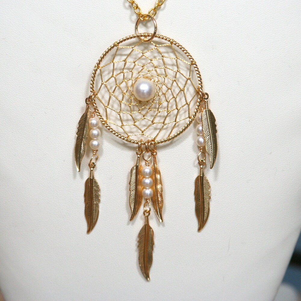 Traum Catcher Große Gold & Perle Dreamcatcher-Halskette Mit Federn Traum Catcher Große Gold & Perle Dreamcatcher-Halskette Mit Federn von BBJdesign