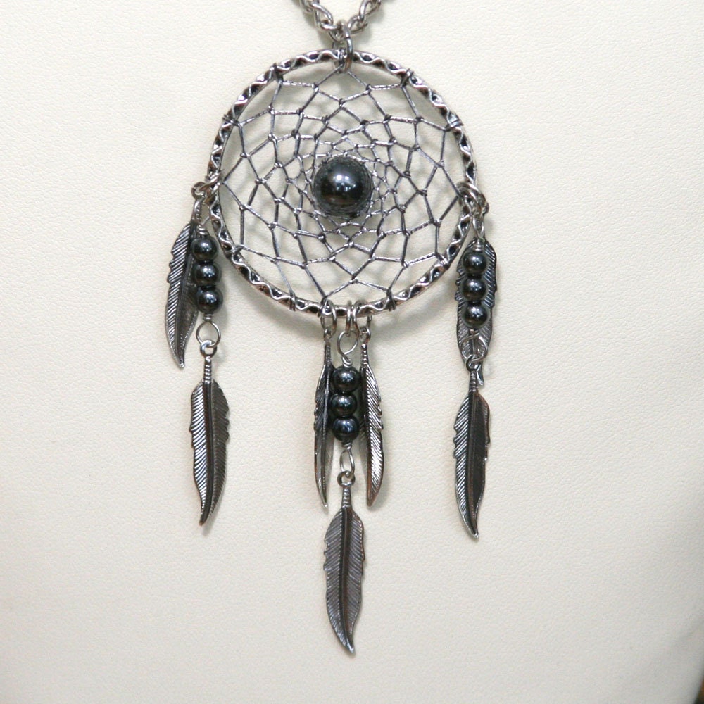 Traumfänger Hämatit & Ausgefallene Antiqued Silber Dreamcatcher Halskette Mit Federn Groß Traumfänger Hämatit & Ausgefallene Antiqued Silber Dreamcatcher Halskette Mit Federn Groß von BBJdesign