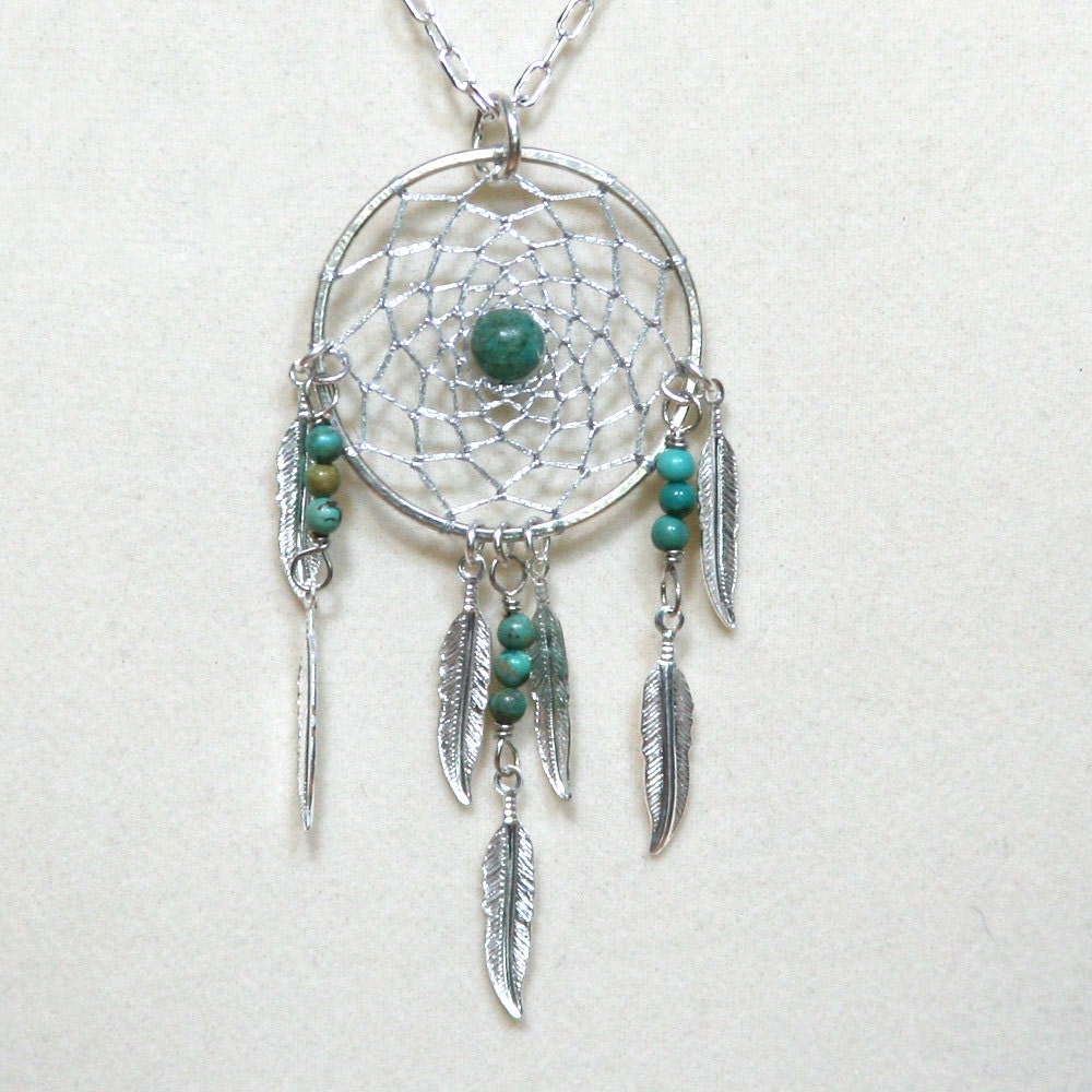 Traumfänger Kette Türkis & Silber Mit Federn Traumfänger Kette Türkis & Silber Mit Federn von BBJdesign