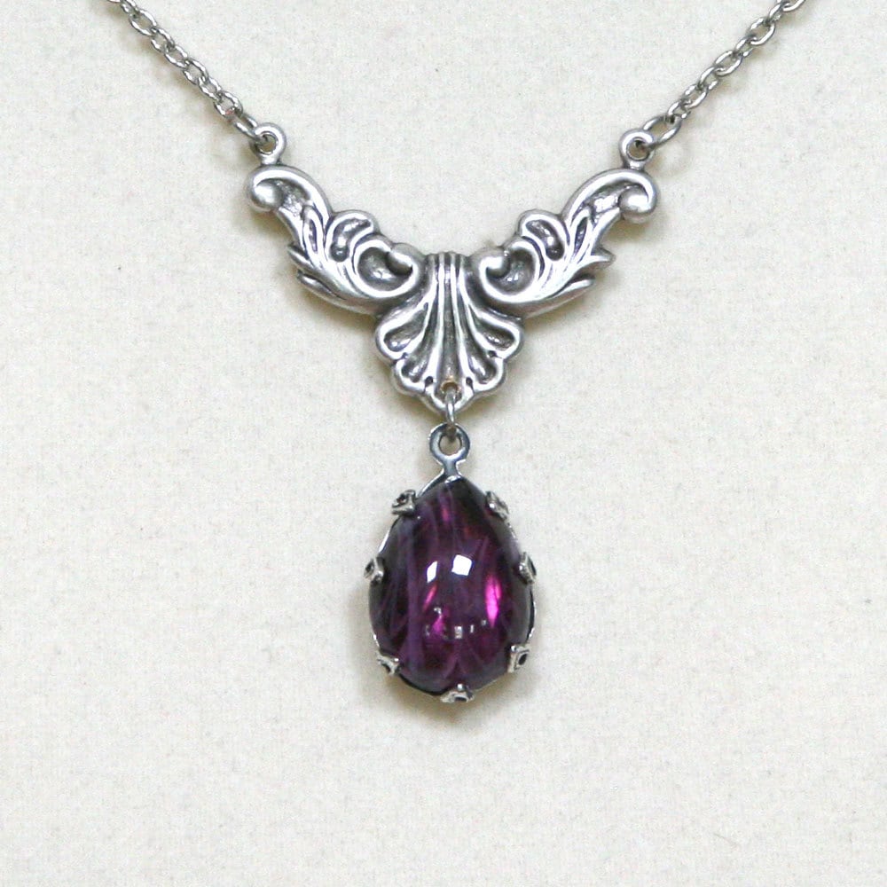 Vintage Träne Mit Altsilber Rokoko Halskette Vintage Träne Mit Altsilber Rokoko Halskette von BBJdesign