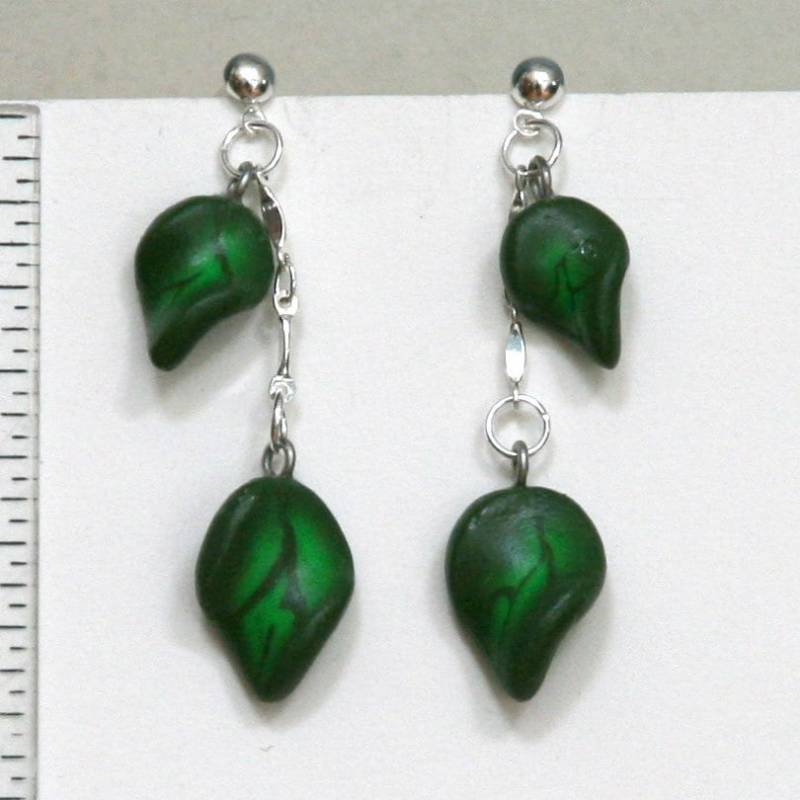 Waldgrüne Blätter Ohrringe Waldgrüne Blätter Ohrringe von BBJdesign